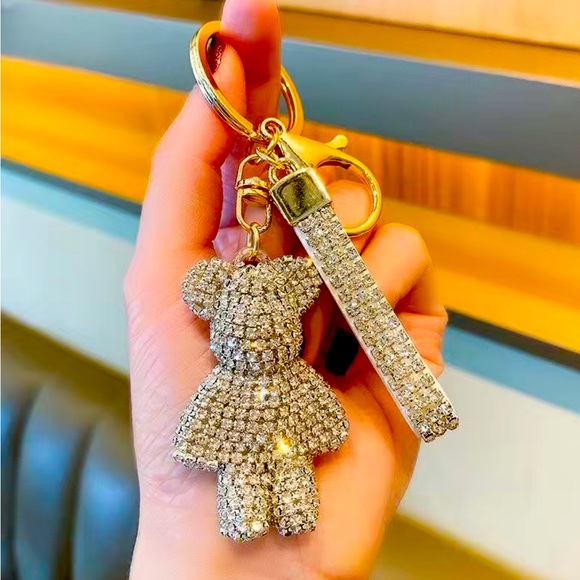 NWT CUTE BEAR FULL OF ARTIFICIAL DIAMONDS CAR KEYCHAIN PENDANT AND BAG ORNAMENT. - Picture 10 of 10